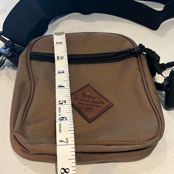 Imperial Motion Cross body bag NWOT - Picture 4 of 7